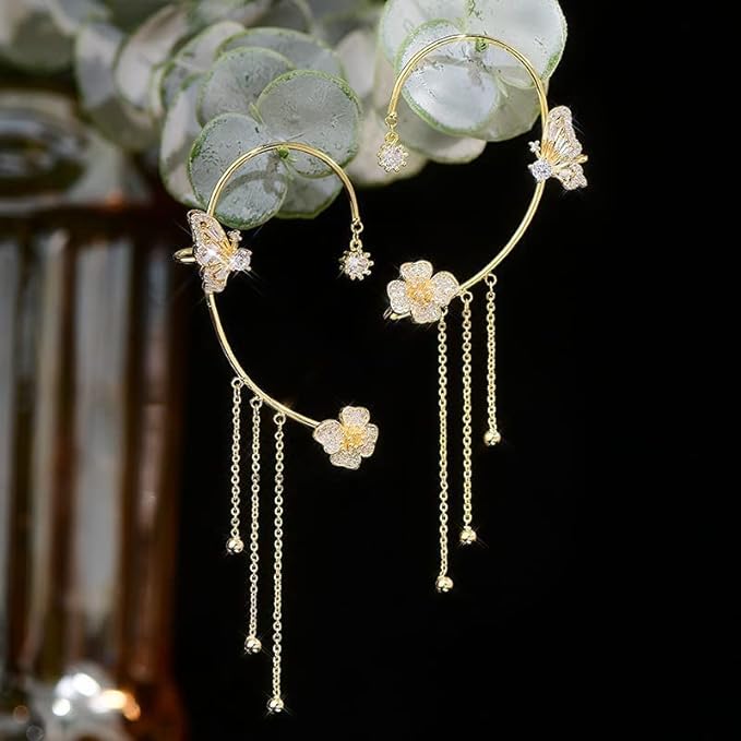 Aretes Mariposa pompón sin perforación en (DORADO Y PLATEADO)